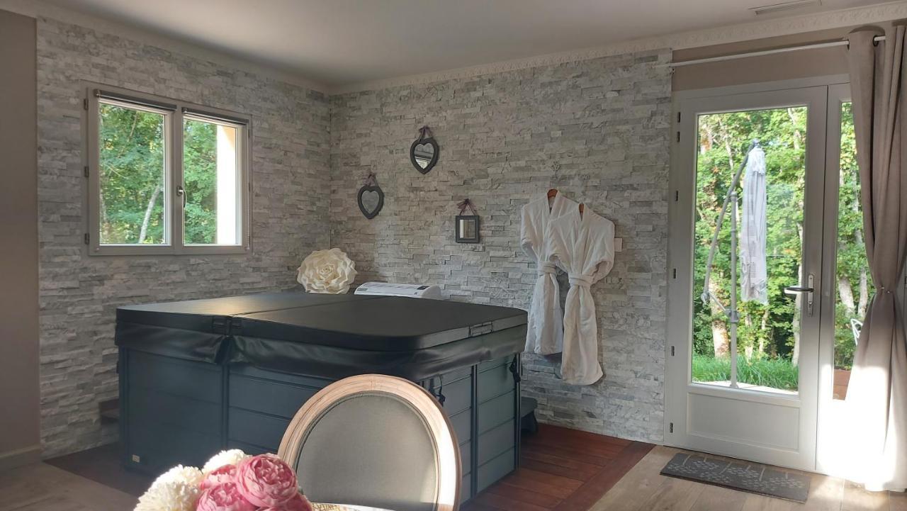 Gite Spa & Nature Saint-Chamassy エクステリア 写真